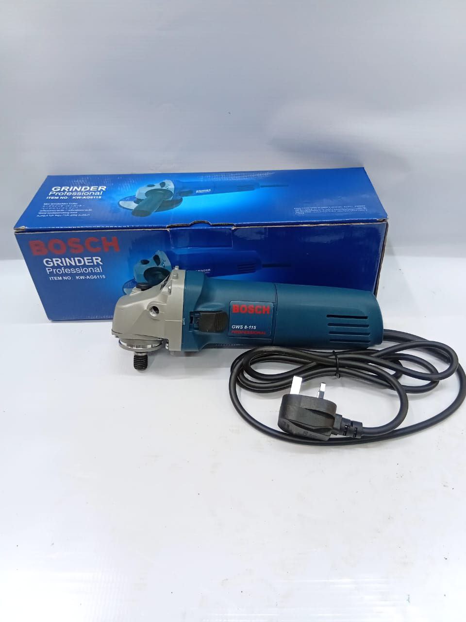 4120b38f-0fba-4489-9f2a-f045cdd73867.jpg Bosch angle grinder 4.5 - Image 1